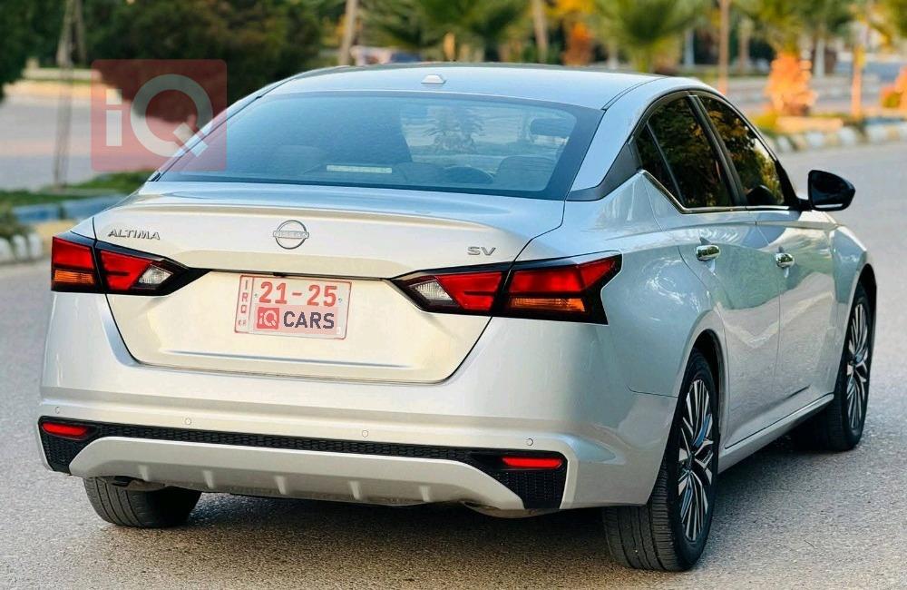 نيسان ألتيما